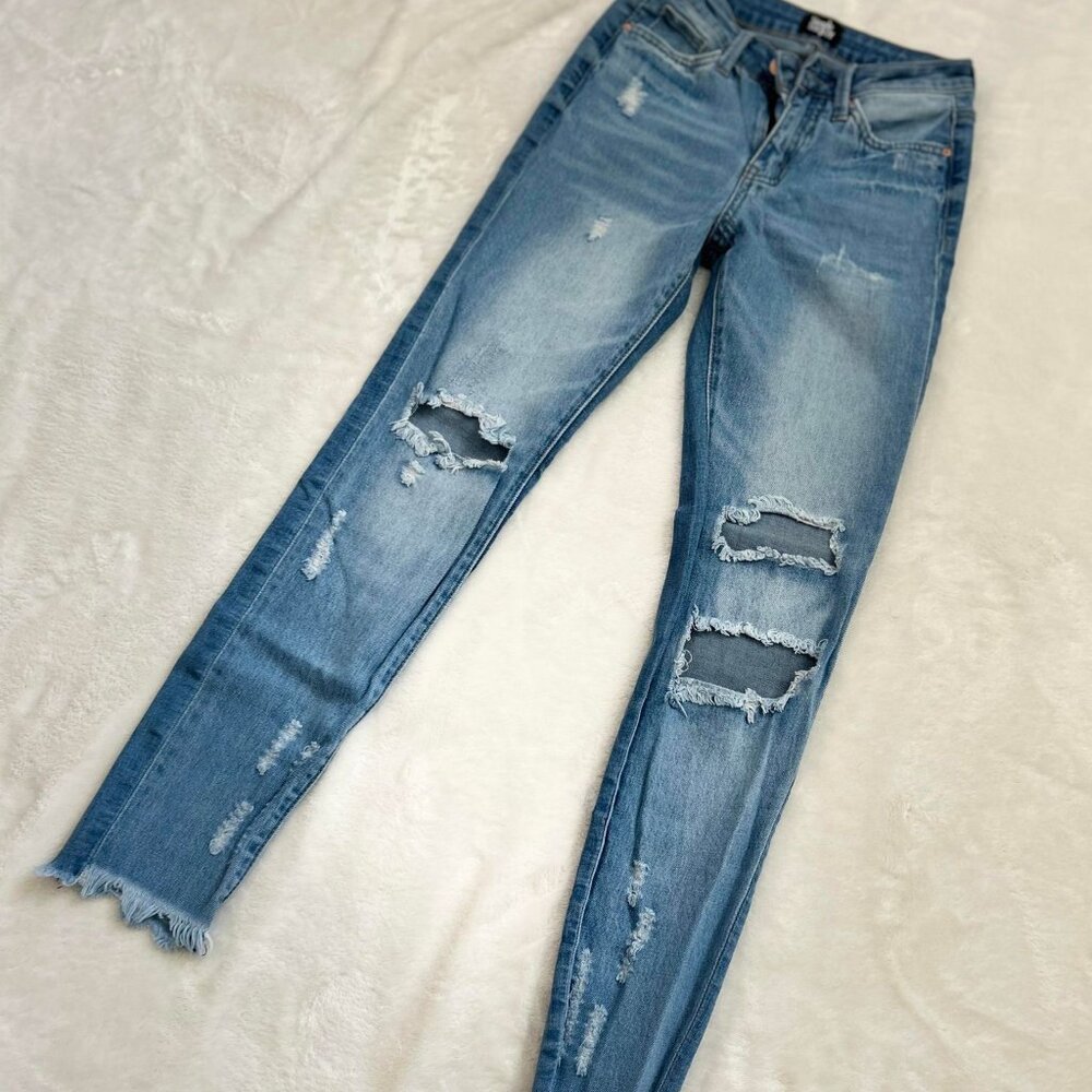 Women's Lighter Colored Distressed Skinny Jeans with Frayed Ankles
